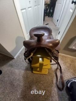 (Used/vintage) 16 Western Roping Saddle US Made