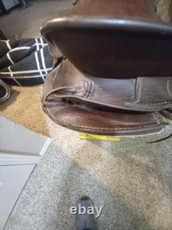 (Used/vintage) 16 Western Roping Saddle US Made