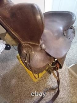 (Used/vintage) 16 Western Roping Saddle US Made