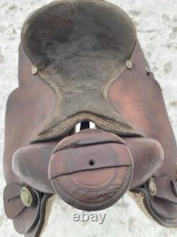 Used/vintage 16 Western roping saddle US made