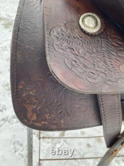 Used/vintage 16 Western roping saddle US made