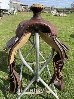 Used/vintage classy 15 Western saddle withnew fenders and stirrup straps