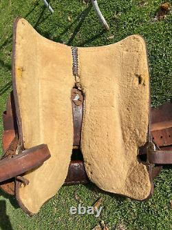 Used/vintage classy 15 Western saddle withnew fenders and stirrup straps