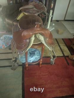 Used western horse saddle 15