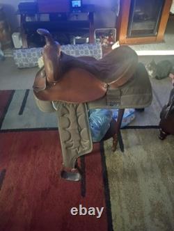 Used western horse saddle 15
