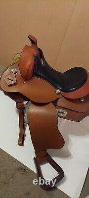 VINTAGE Leather WESTERN SADDLE 15 black and brown