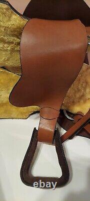 VINTAGE Leather WESTERN SADDLE 15 black and brown