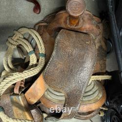 VINTAGE WESTERN BIG HORN LEATHER HORSE SADDLE SEAT WithSTRAPS