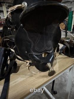 VTG Leather Western Horse Saddle with Brass Fittings & Stirrups Black/Brown