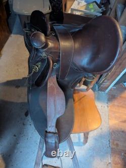 Vintage 15.5 Western Saddle US Made, Shiney Brown Leather