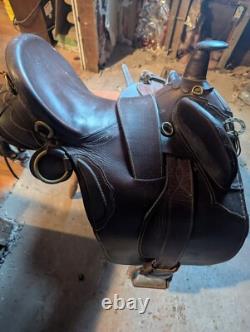 Vintage 15.5 Western Saddle US Made, Shiney Brown Leather