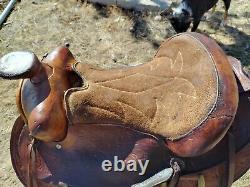 Vintage 15 Cowboy Western pleasure/Trail saddle, Saddle King Of Texas Maker