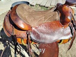 Vintage 15 Cowboy Western pleasure/Trail saddle, Saddle King Of Texas Maker