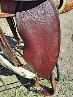 Vintage 15 Cowboy Western pleasure/Trail saddle, Saddle King Of Texas Maker