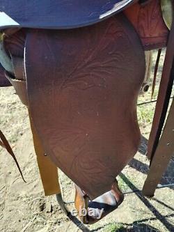 Vintage 15 Cowboy Western pleasure/Trail saddle, Saddle King Of Texas Maker