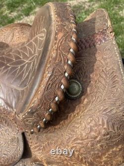 Vintage 15 Longhorn Tooled Roping Western Saddle Needs TLC & Restoration