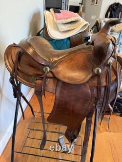 Vintage 15 Western Saddle