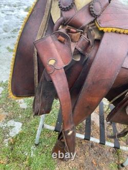 Vintage/Antique Galindo 14 Mexican vaquero saddle withsaddle bags, sword scabbard