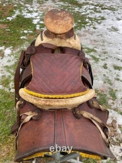 Vintage/Antique Galindo 14 Mexican vaquero saddle withsaddle bags, sword scabbard