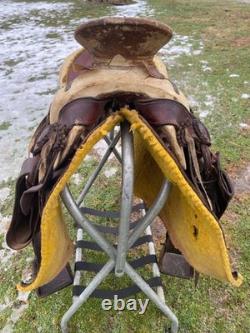 Vintage/Antique Galindo 14 Mexican vaquero saddle withsaddle bags, sword scabbard