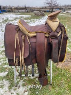 Vintage/Antique Galindo 14 Mexican vaquero saddle withsaddle bags, sword scabbard