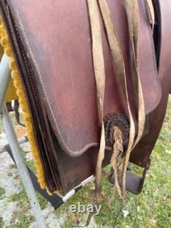 Vintage/Antique Galindo 14 Mexican vaquero saddle withsaddle bags, sword scabbard