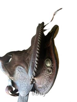 Vintage Beautiful Double R Leather Company Hand Made Saddle Detailed Work