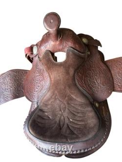 Vintage Beautiful Double R Leather Company Hand Made Saddle Detailed Work