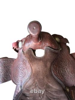 Vintage Beautiful Double R Leather Company Hand Made Saddle Detailed Work