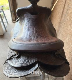 Vintage Bona Allen western saddle, 15 with matching rear cinch