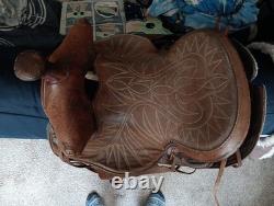 Vintage Bonanza Big Horn Leather Western Saddle 14 Seat Nice Tooling Repaired