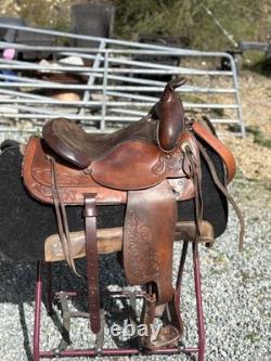 Vintage Circle Y Cow Country Saddle with Breastcollar and Headstall 15 Seat