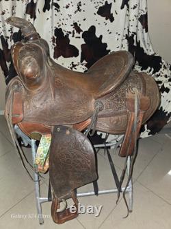 Vintage Collector's Item JG Read & Bros Co Western Saddle (Prior 1920s)
