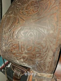 Vintage Collector's Item JG Read & Bros Co Western Saddle (Prior 1920s)