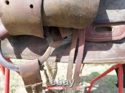 Vintage Denver Round Skirt High Back Western Saddle 12½ Seat