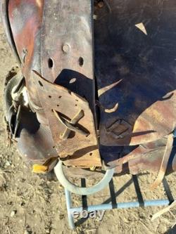 Vintage Fred Mueller Western Saddle Rounded Skirt 14 Seat