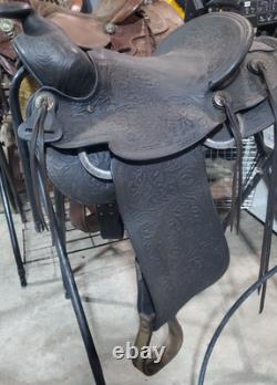 Vintage Hand Tooled Leather Western Trail Horse Saddle Shearling Bottom Ornate