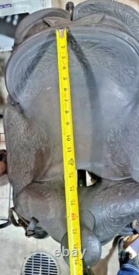 Vintage Hand Tooled Leather Western Trail Horse Saddle Shearling Bottom Ornate