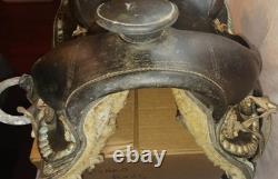 Vintage Horse Saddle / 15.5