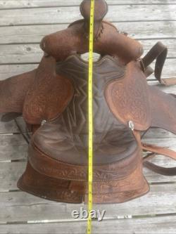 Vintage Horse Saddle Very Nice Leather (OLD) With Gold And Sliver Colored Metals