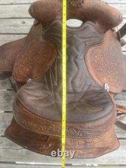 Vintage Horse Saddle Very Nice Leather (OLD) With Gold And Sliver Colored Metals