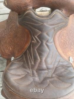 Vintage Horse Saddle Very Nice Leather (OLD) With Gold And Sliver Colored Metals