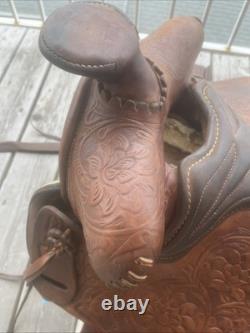 Vintage Horse Saddle Very Nice Leather (OLD) With Gold And Sliver Colored Metals