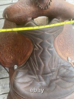 Vintage Horse Saddle Very Nice Leather (OLD) With Gold And Sliver Colored Metals