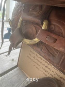 Vintage Horse Saddle Very Nice Leather (OLD) With Gold And Sliver Colored Metals