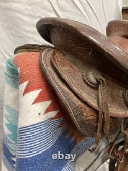 Vintage Leather Saddle With Trail Bag Gun Sleeve Rope & Western Blanket Child Size