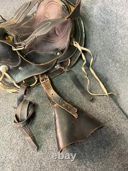 Vintage Leather Western Horse Saddle with Brass Fittings & Stirrups Black/Brow