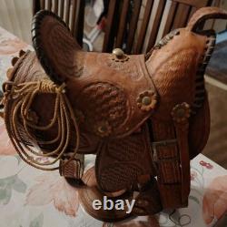 Vintage Pugsley and Cia Salesman Leather Saddle