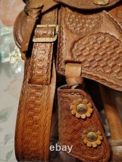 Vintage Pugsley and Cia Salesman Leather Saddle