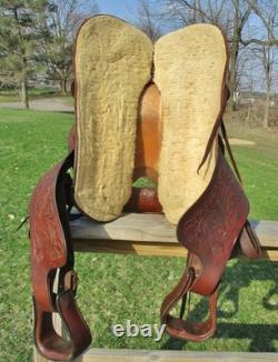 Vintage RED RANGER Western Trail pleasure Saddle, comfy padded 14' seat-Clean